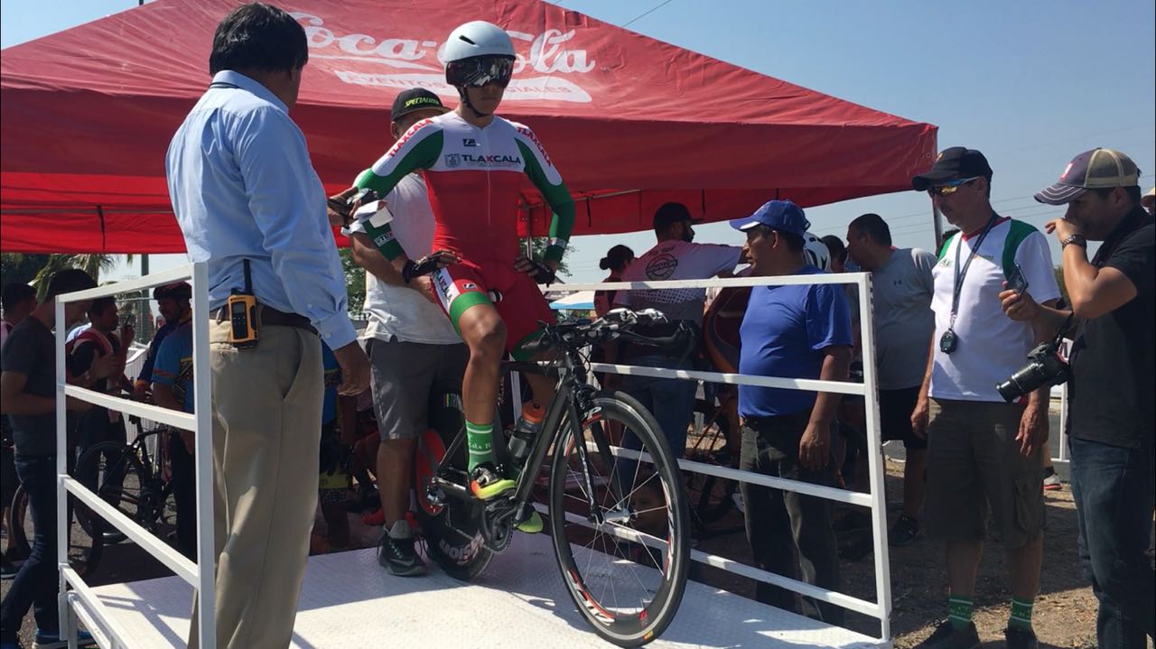 Ángel Pérez y Miguel Arroyo segundo y tercero  en Nacional de Ciclismo